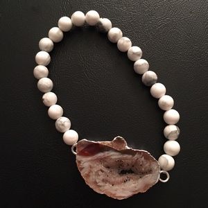 ⭐️2/$20...Agate Geode + White Turquoise Bracelet⭐️